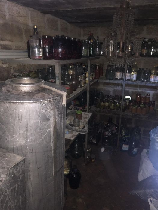 Продаю дом, который строили для себя- капитальный, все коммуникации!