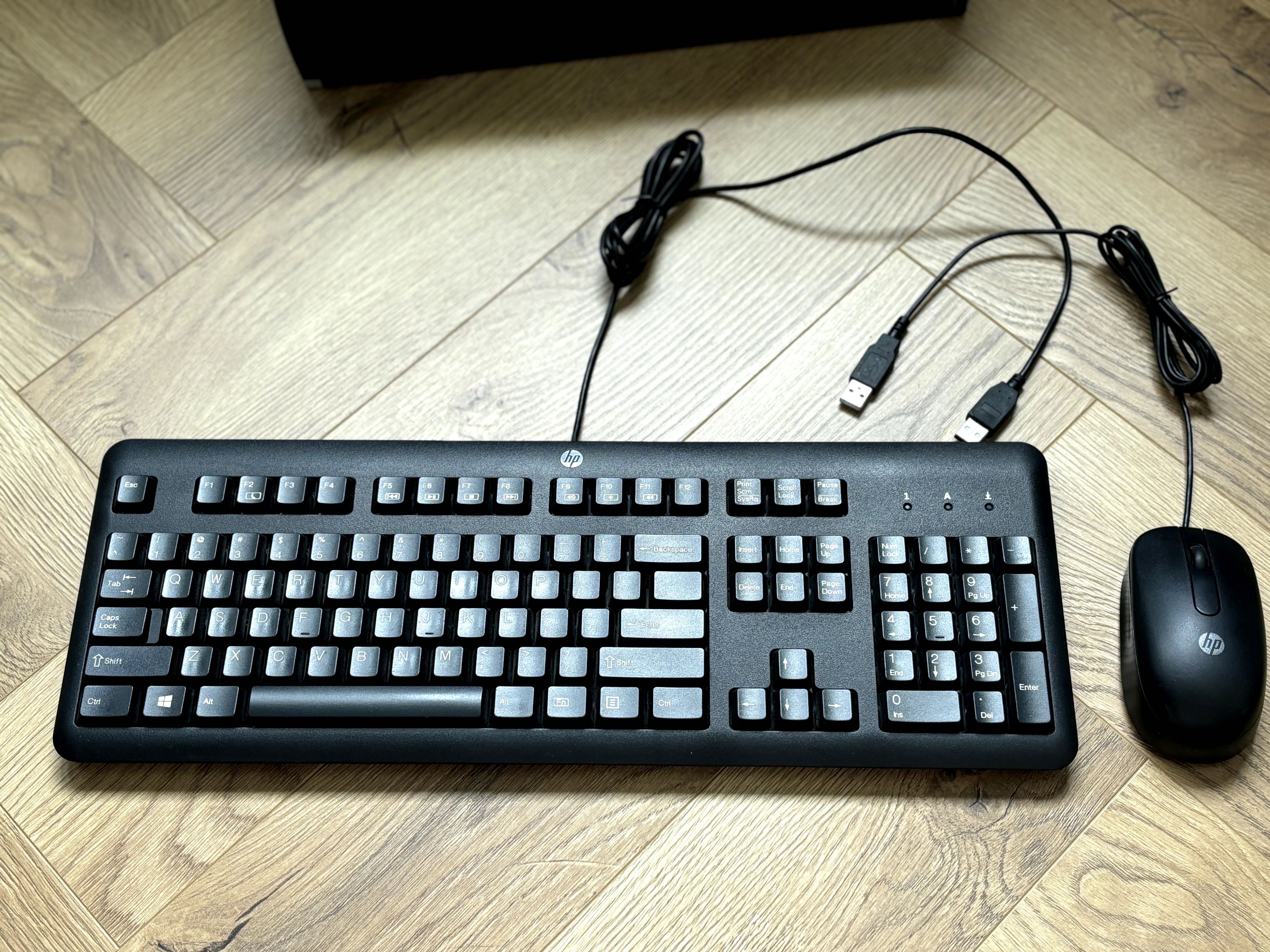 Komputer stacjonarny HP Compaq Elite 8300 + mysz, klawiatura, głośniki