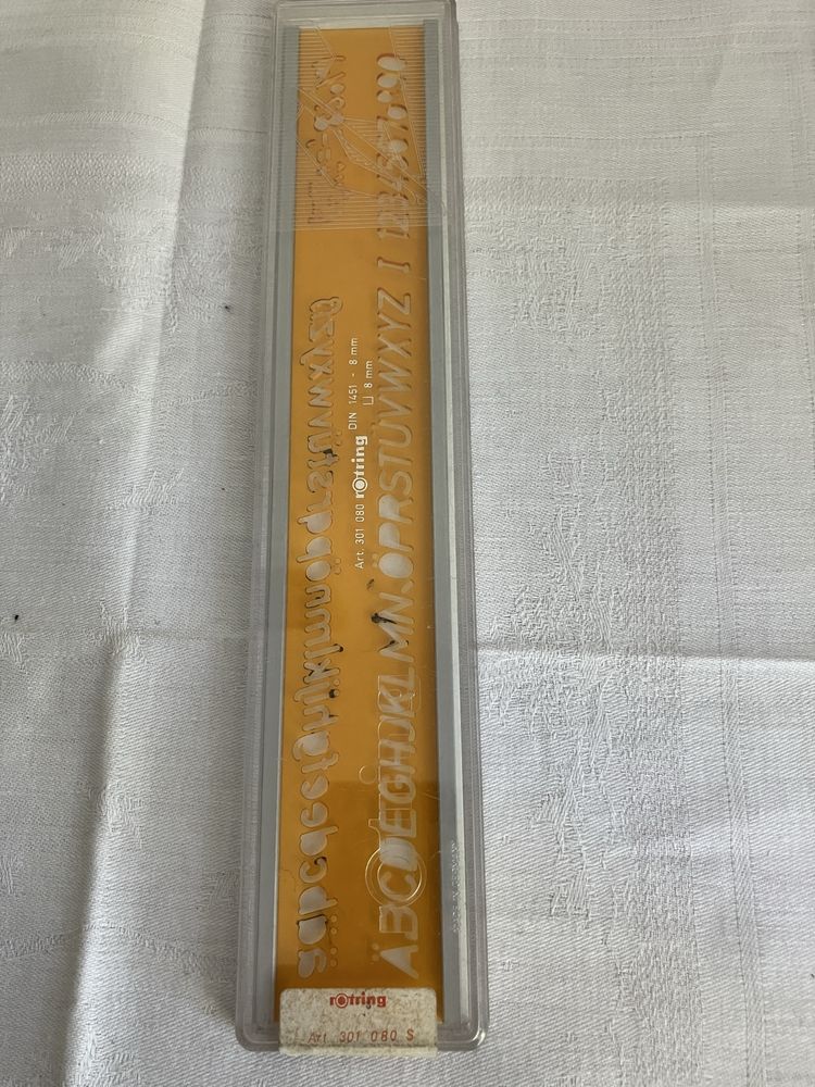 Szablony do pisma technicznego Rotring