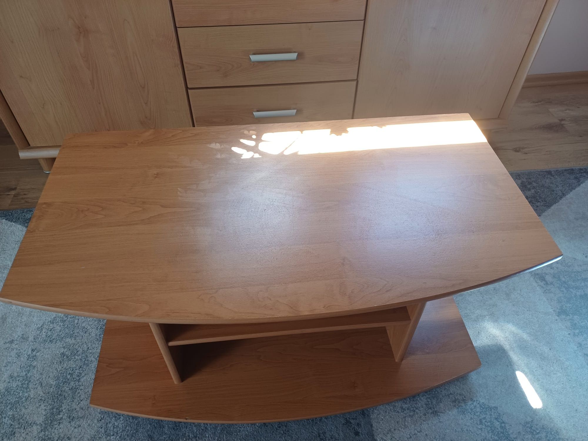 Oddam stolik pod telewizor