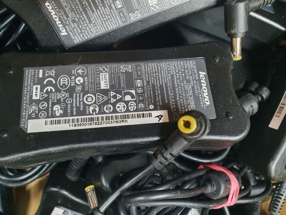 Lenovo Fujitsu Asus Toshiba 5.5 * 2.5 65w 19V 3.42А Блок живлення