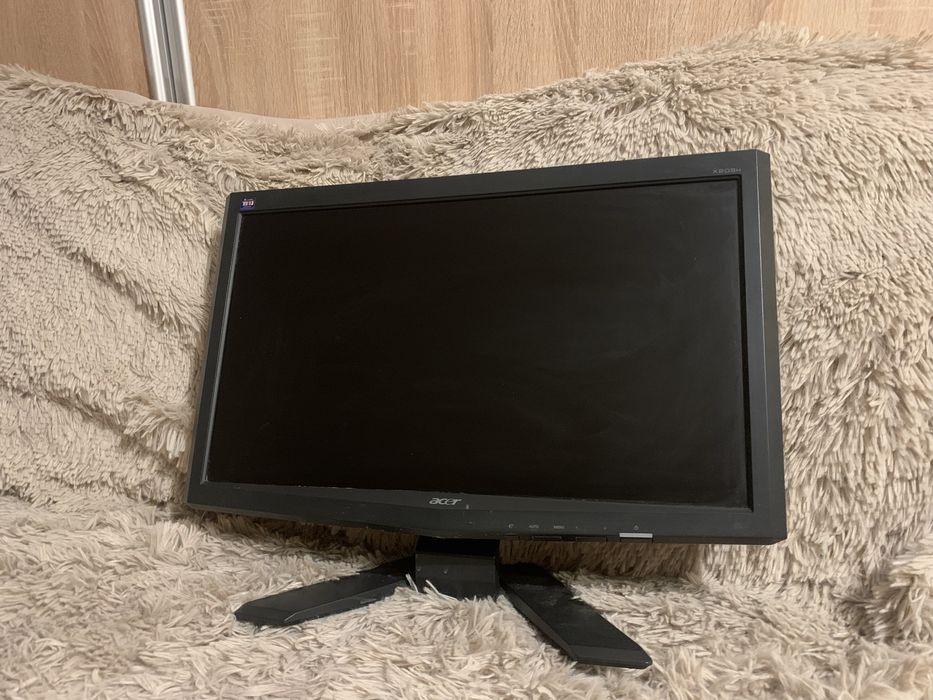 Monitor ACER czarny matowy 20 calowy,, gamingowy wygląd