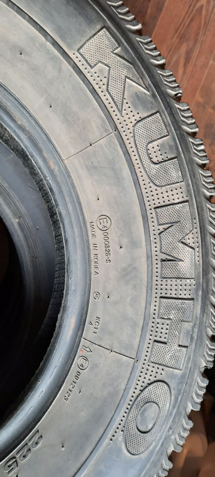 Opona pojedyncza zimowa KUMHO 225/70R15C