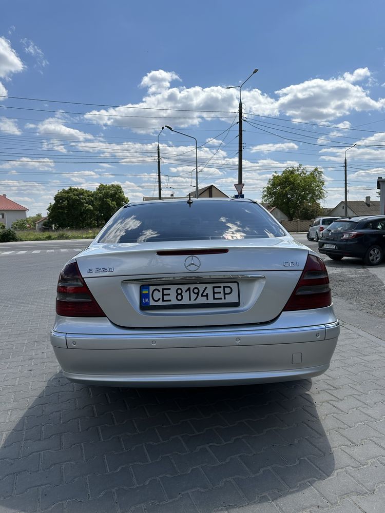 Продам mercedes benz w211 e220