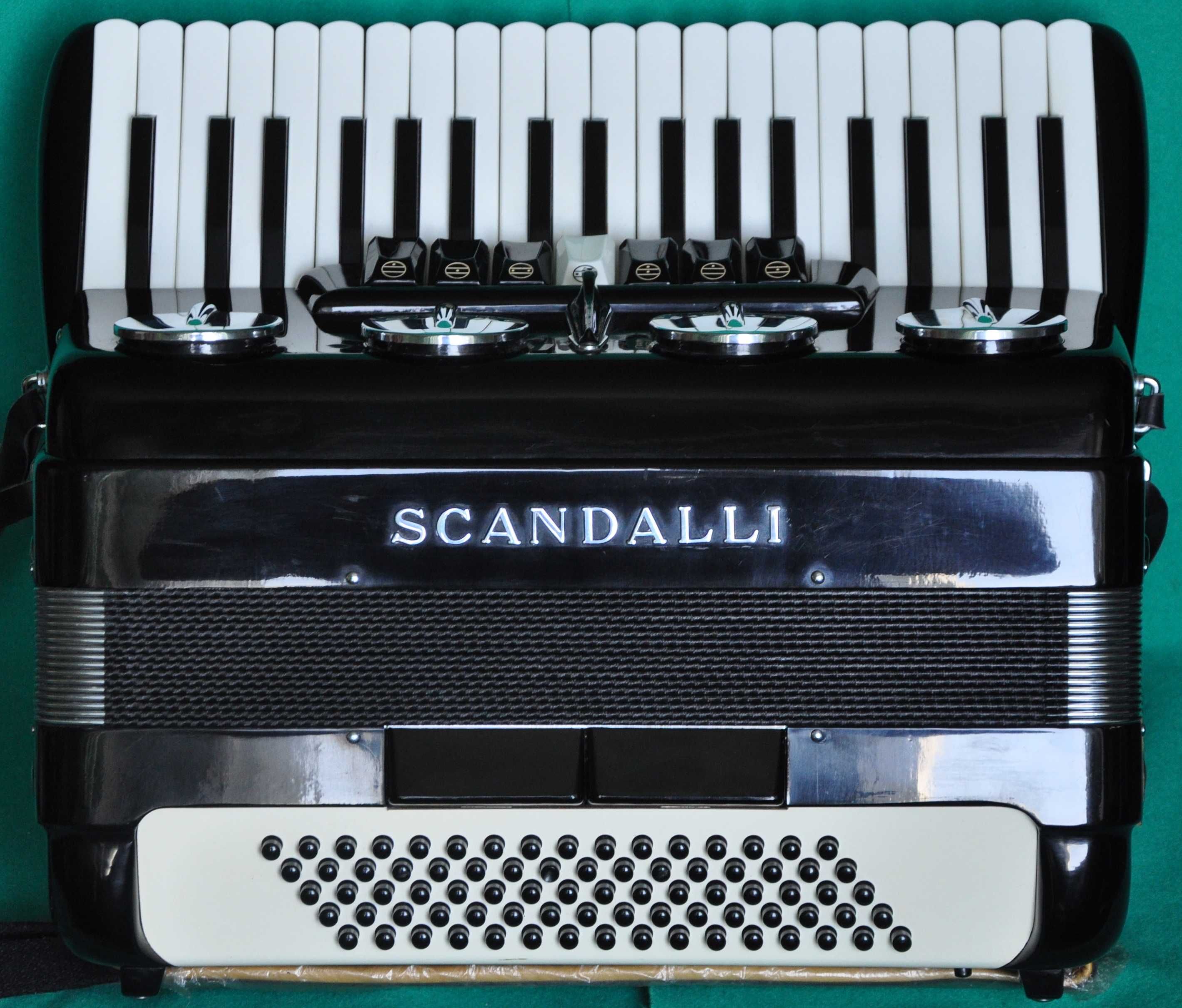 Акордеон,аккордеон італійський Scandalli Скандаллі малий корпус