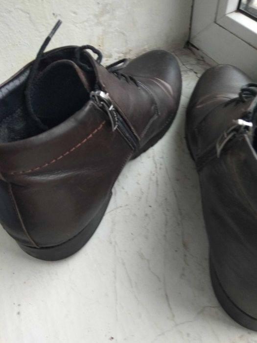 Продаються чоловічі шкіряні черевики CEVIVO 42 розм за 250гр