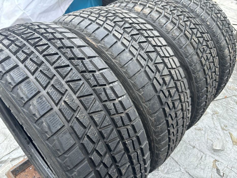 235-60-R18 BRIDGESTONE BLIZZAK 4 штуки зимней резины GERMANY