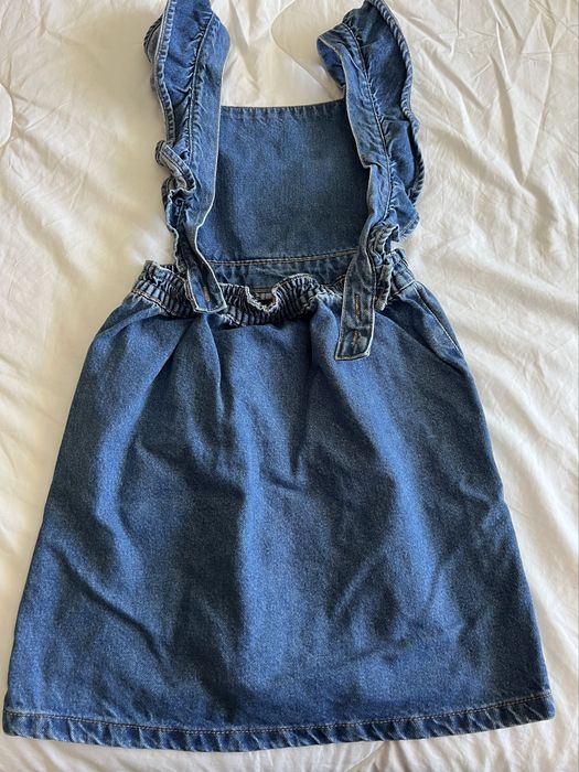 Vestido e saia de peito