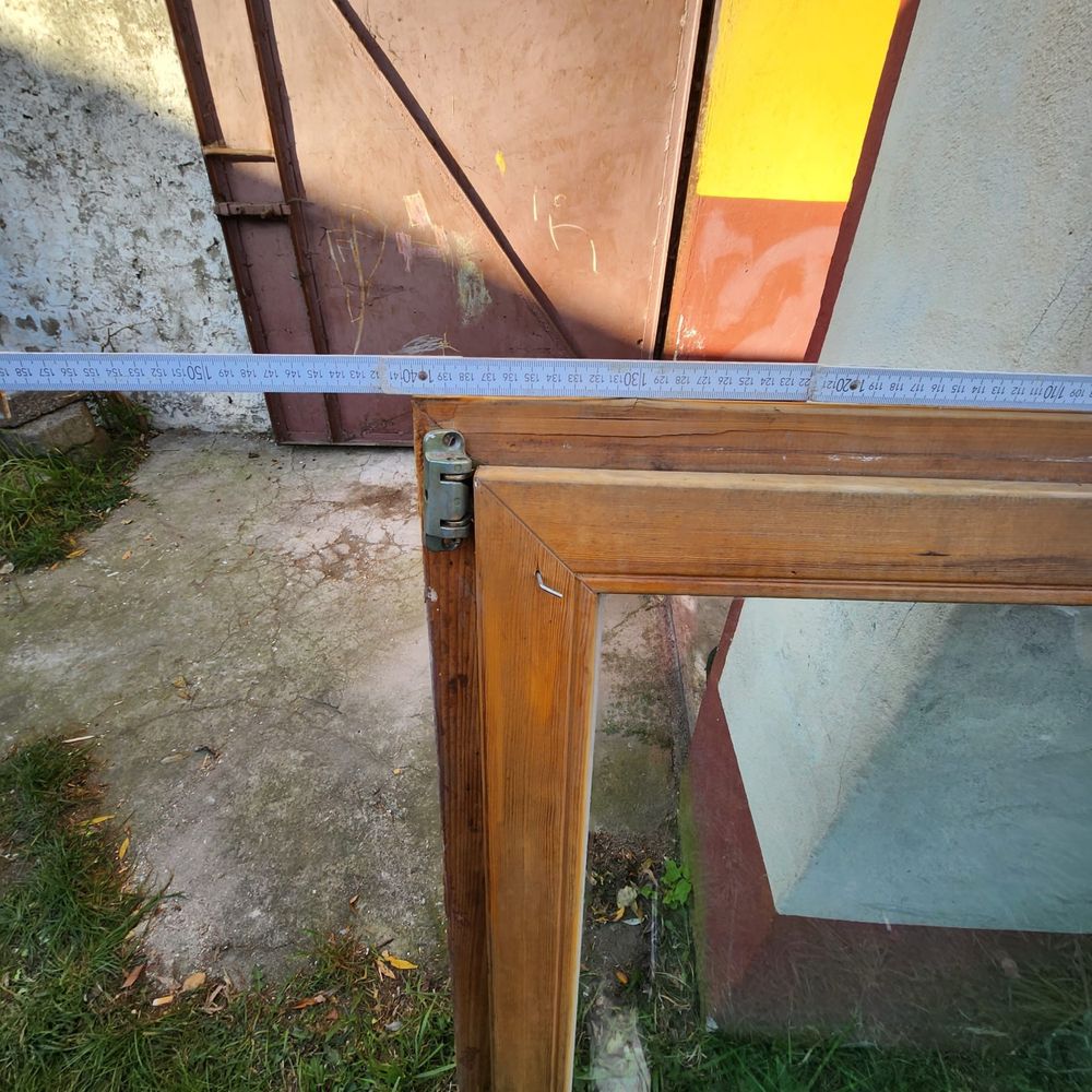 Okno drewniane z roleta elektryczna