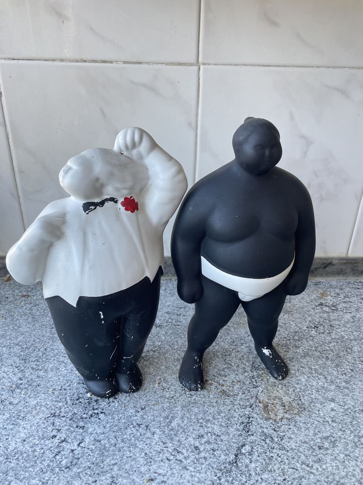 Conjunto de bonecos de porcelana