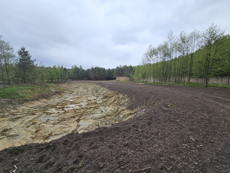 Usługi koparką gąsienicowa ,koparką-koparko ładowarka,wykopy ,kopanie