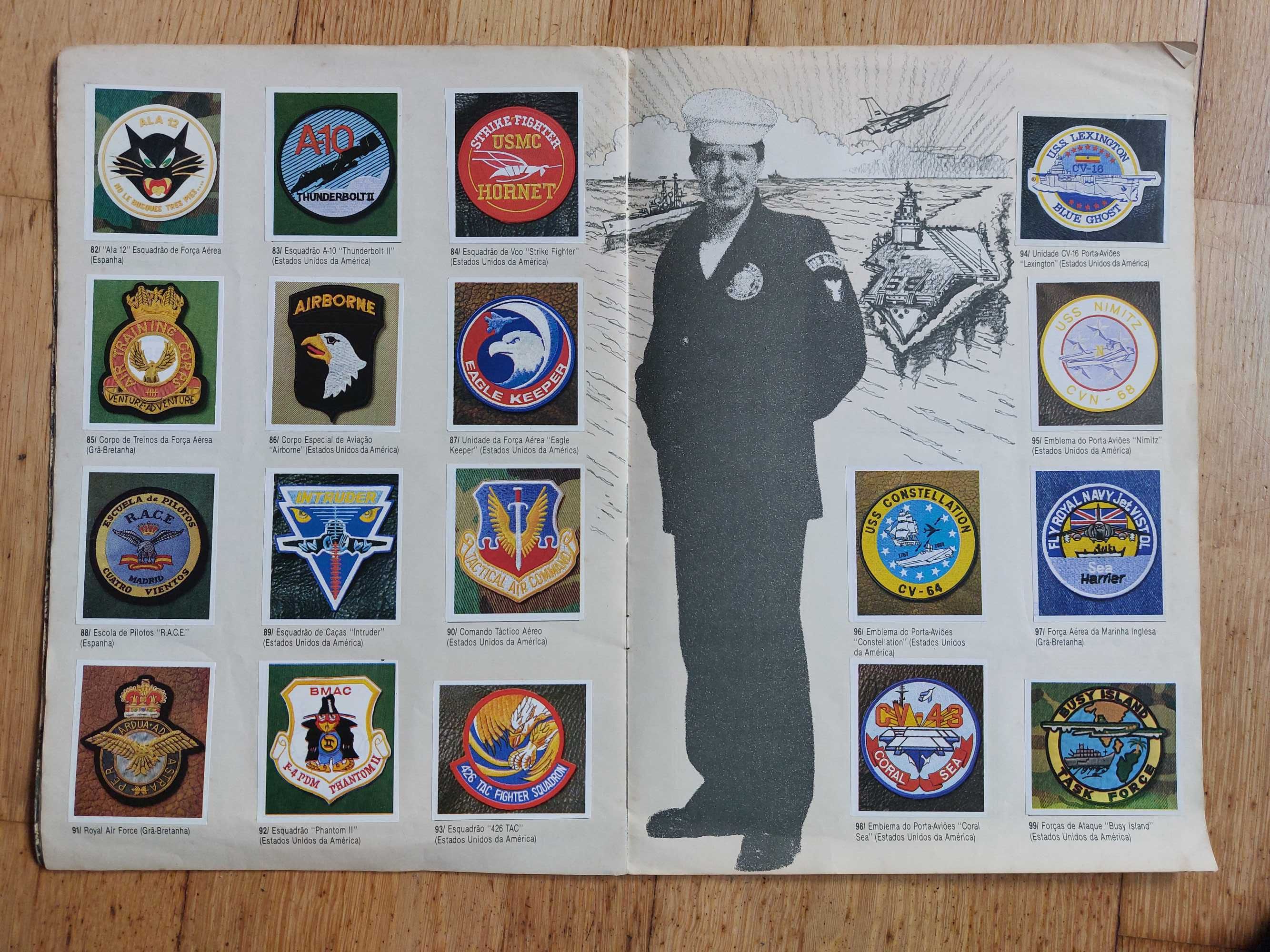 Caderneta de cromos Armas e emblemas - Completa