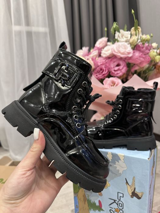 Лакові чобітки для дівчинки