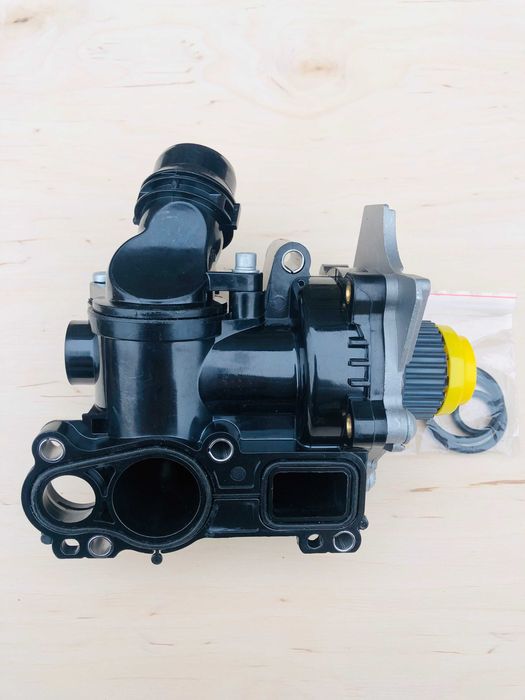 Помпа водяной насос VW Audi Skoda Seat 06H121026DN, DD, CP, CF