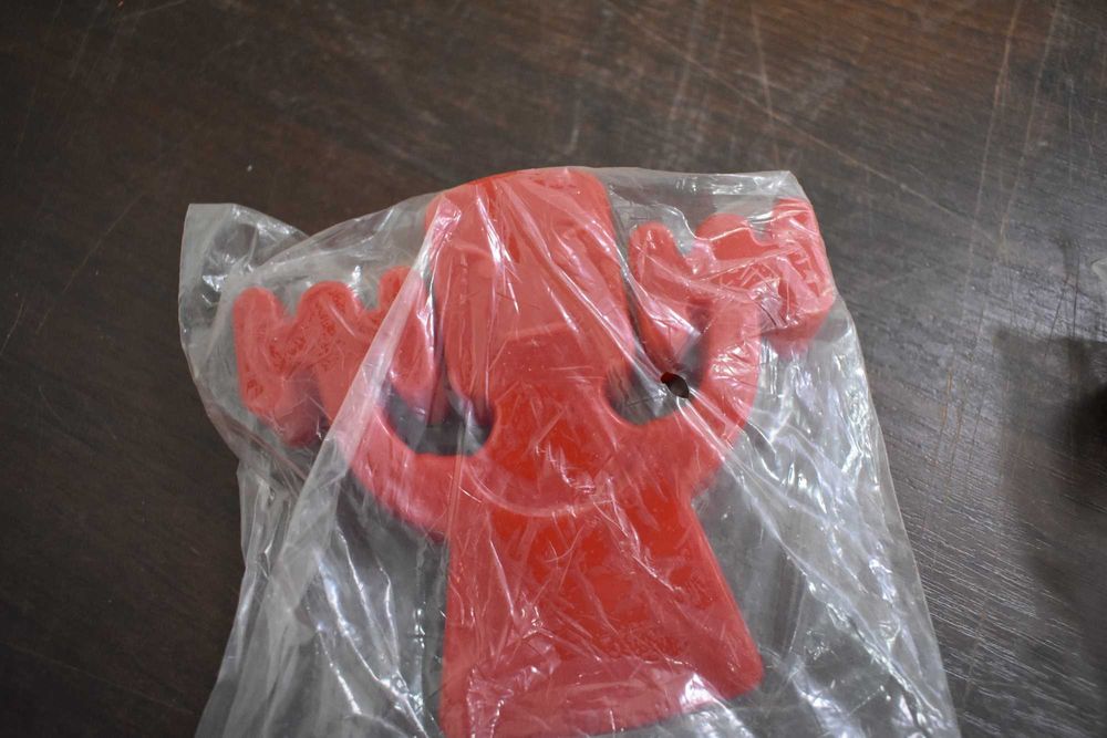 Zestaw 2 x klin do drzwi strongman czerwony