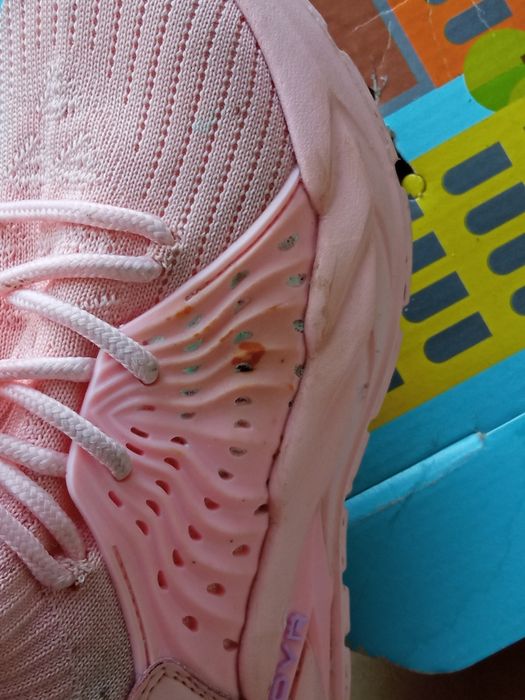 Срочно продам Детские тканевые кроссовки under armour hovr