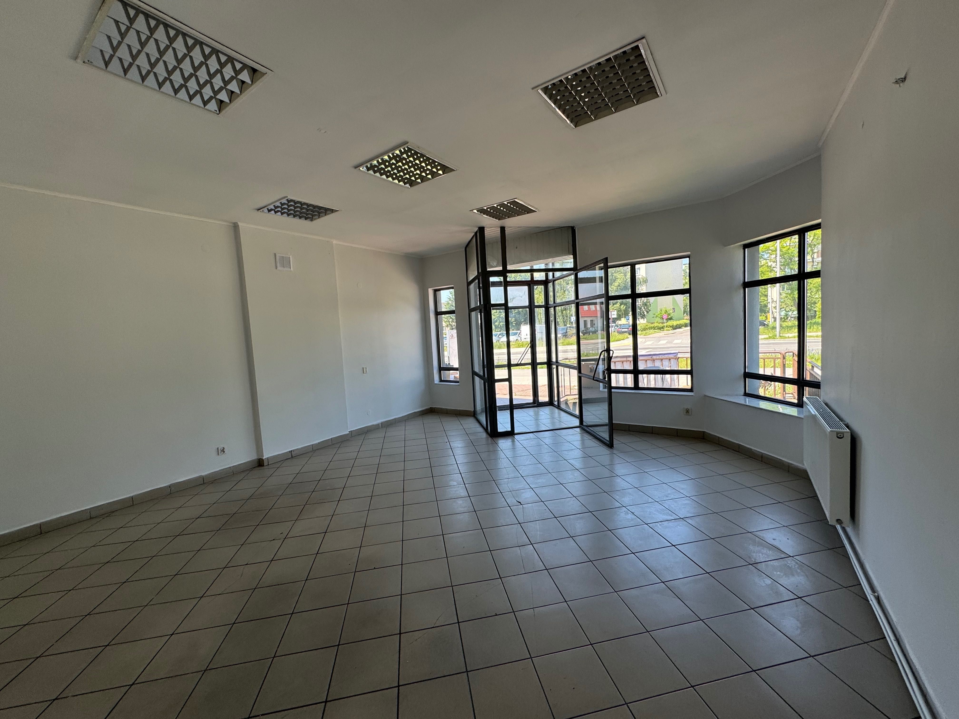 Do wynajęcia lokal usług.-handl. 47 m² Ostrowiec Św., ul. 11 Listopada
