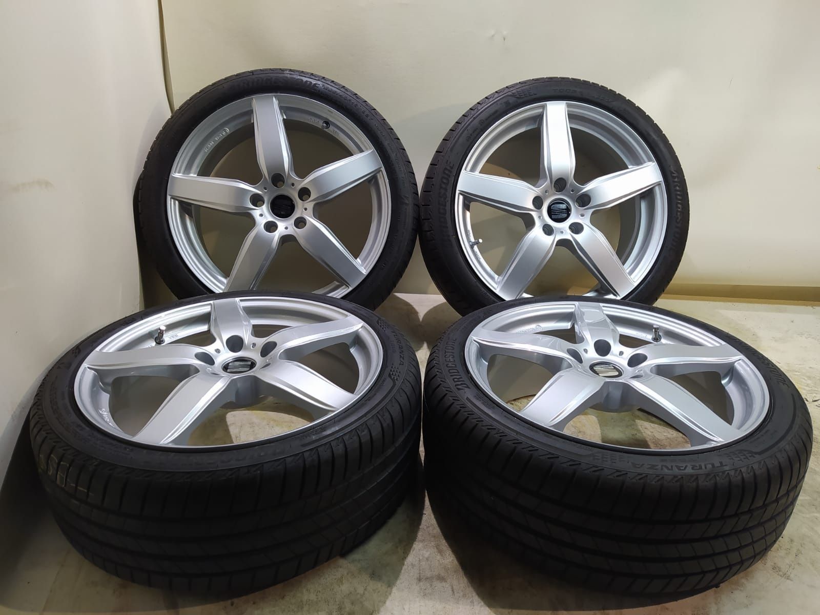 Koła letnie 5x112 18"  225/40/18 Bridgestone seat leon