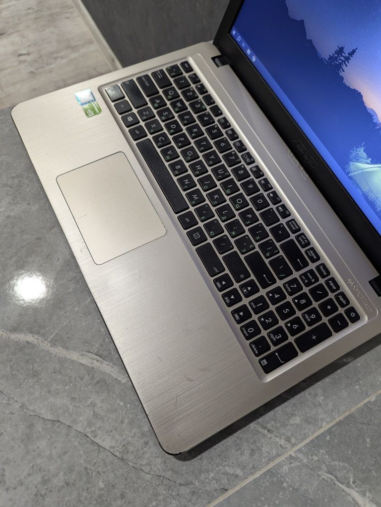 ASUS VivoBook X540UB | core i5/20Gb DDR4/240Gb SSD/nvidia MX110 2Gb