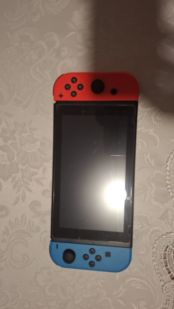 Nintendo switch v1 + akcesoria + 2 gry