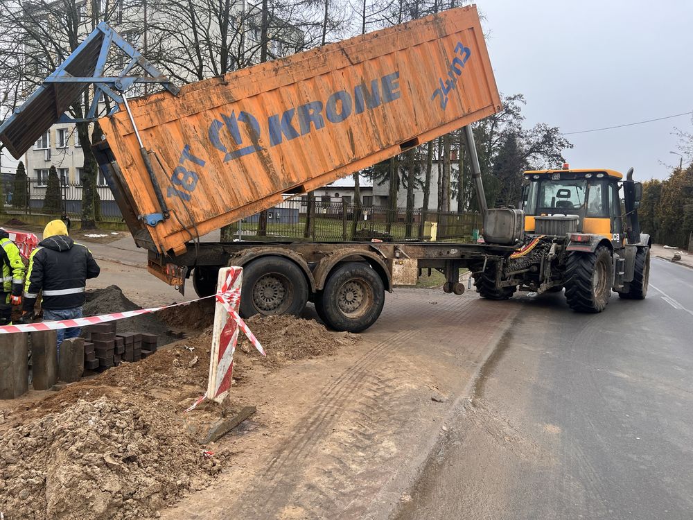 Transport wywrotka, 4oska, dostawa piachu, betonu, zwir, czarnoziem.