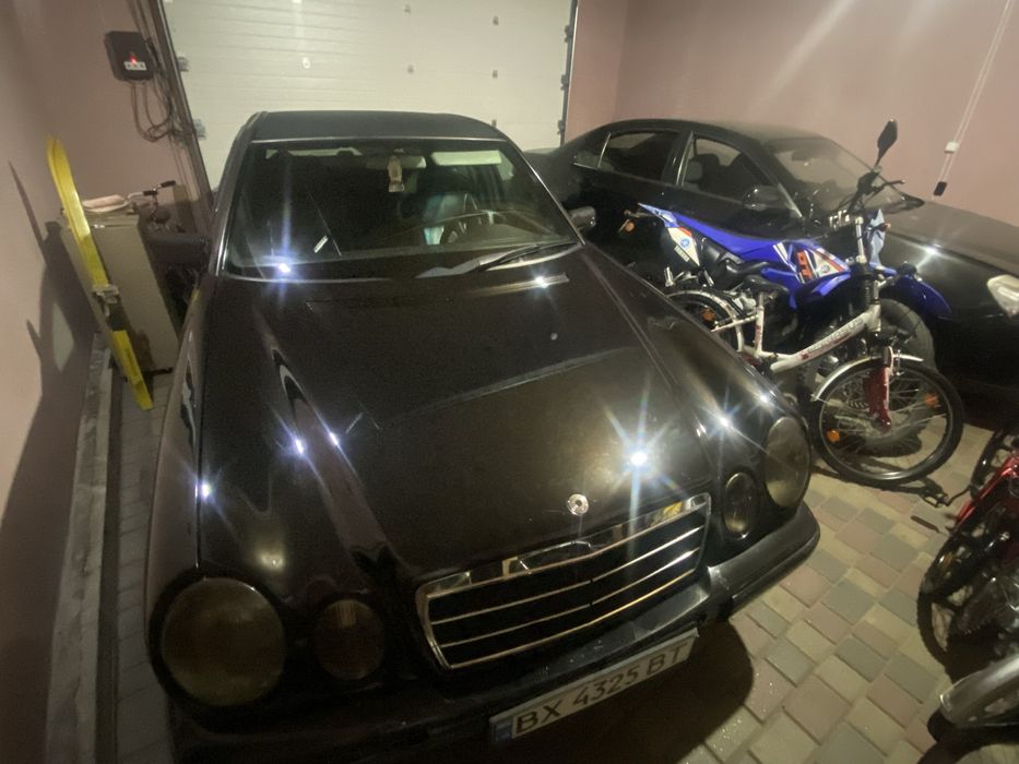 Mercedes-benz E200/ продам лупатого