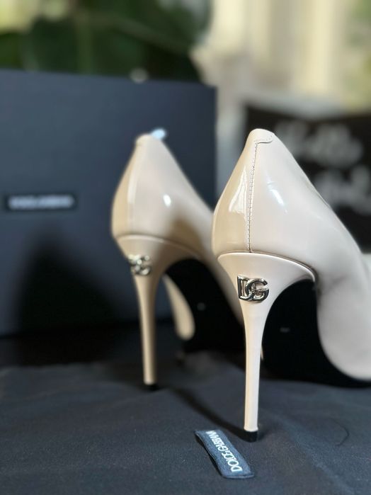 Туфлі бежеві лодочки Dolce&Gabbana 39 розмір