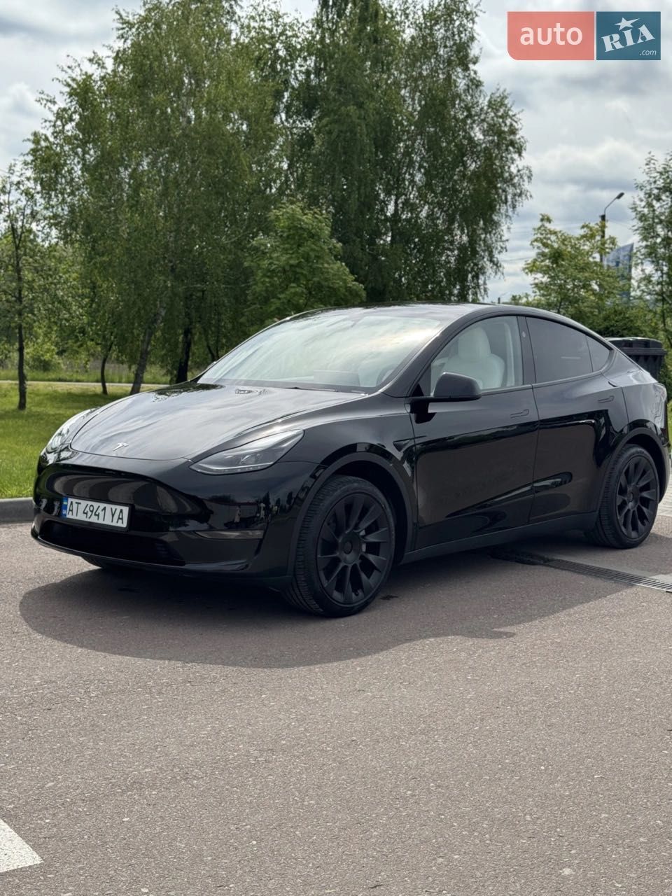 Tesla Model Y Standard Range RWD 2024 | MCU 4.0 | Автопілот | 8 000 км