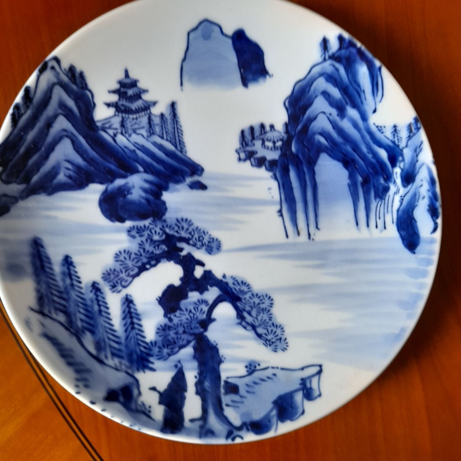 Prato chinês impecável