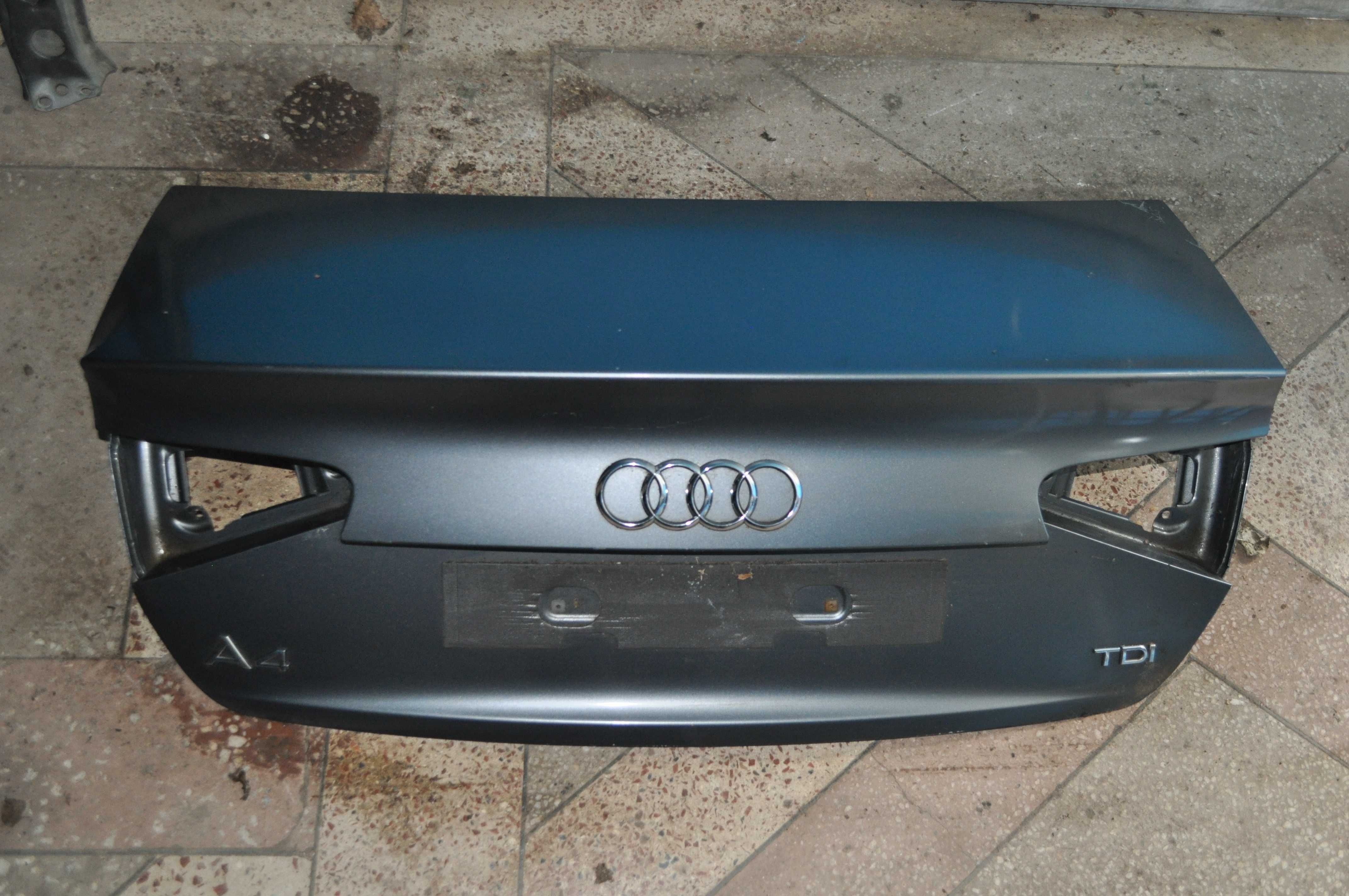 Audi A4b8 кришка багажника