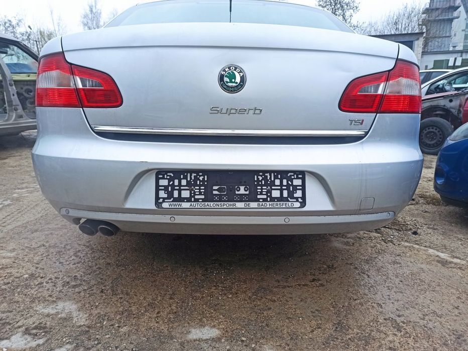 Zderzak tył tylny SKODA SUPERB II SEDAN PDC czujniki parkowania 9156 LA7W
