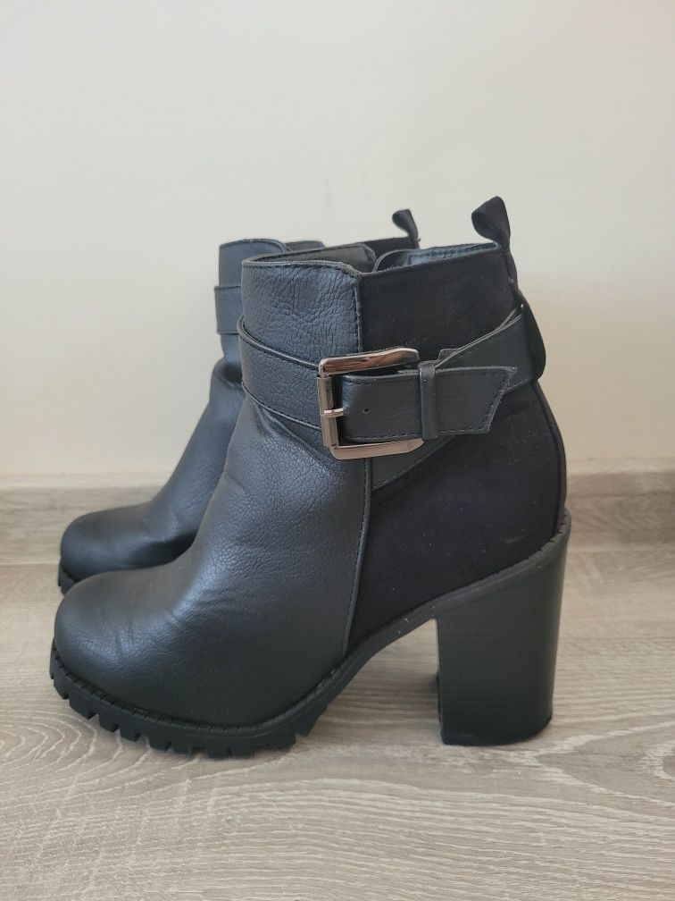 Botki czarne na obcasie New Look r.38