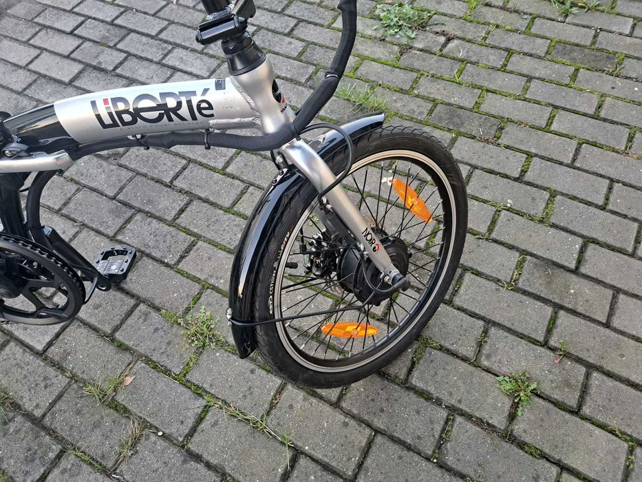 Rower elektryczny Swifty Liberte czarny rama