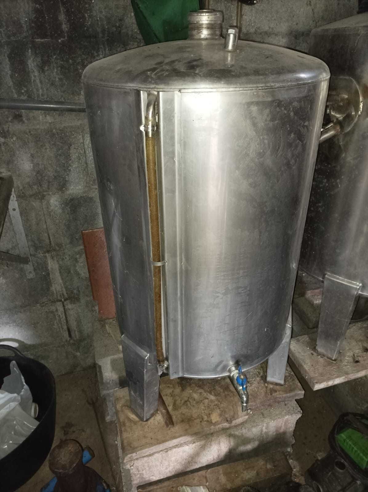 Cubas de Inox em Bom Estado.