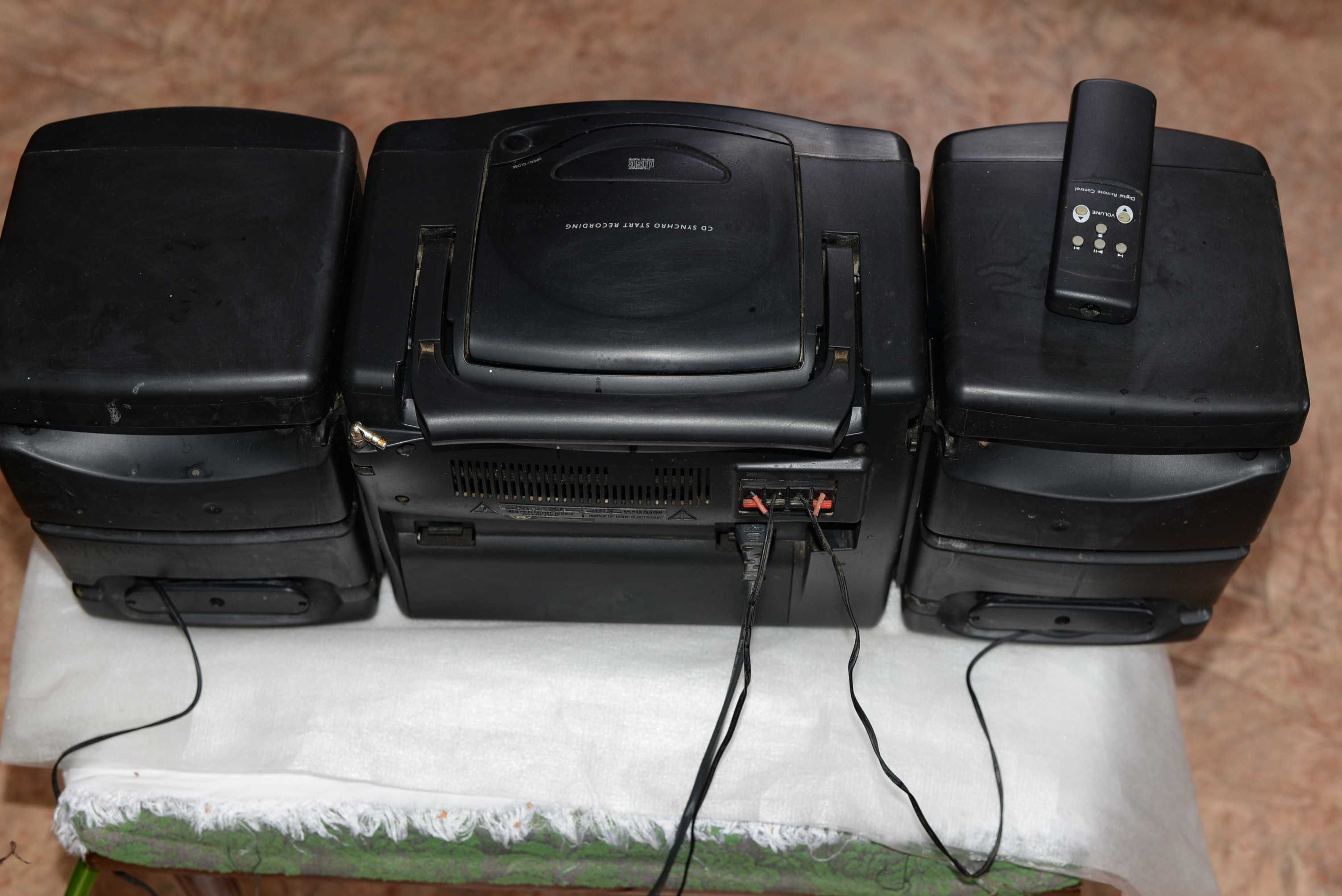 бумбокс с пультом ,магнитола Philips  AZ2605  CD, радіо,касети