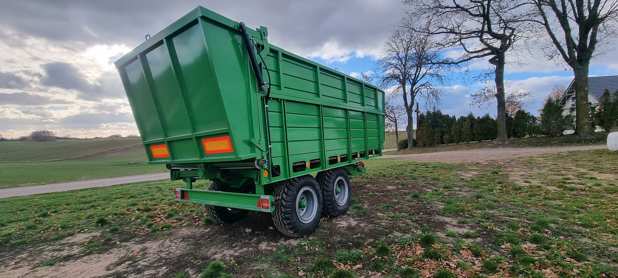Przyczepa objętościowa T-088 Fortschritt do kukurydzy trawy