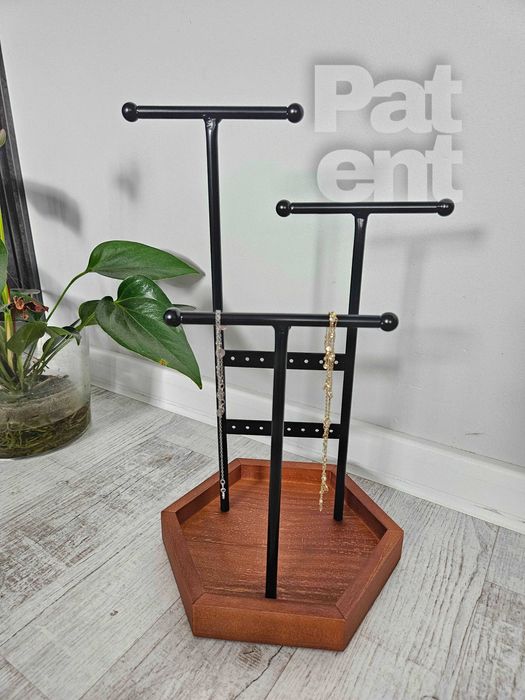 Szkatułka ekspozytor stojak na biżuterię pojemny z haczykami i loft