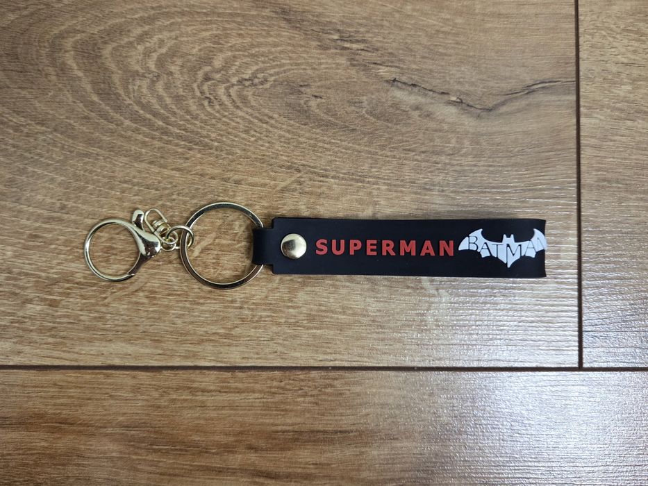 Czarny brelok Superman Batman