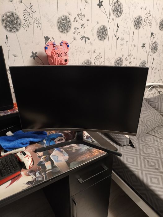 Монитор samsung 27" изогнутый