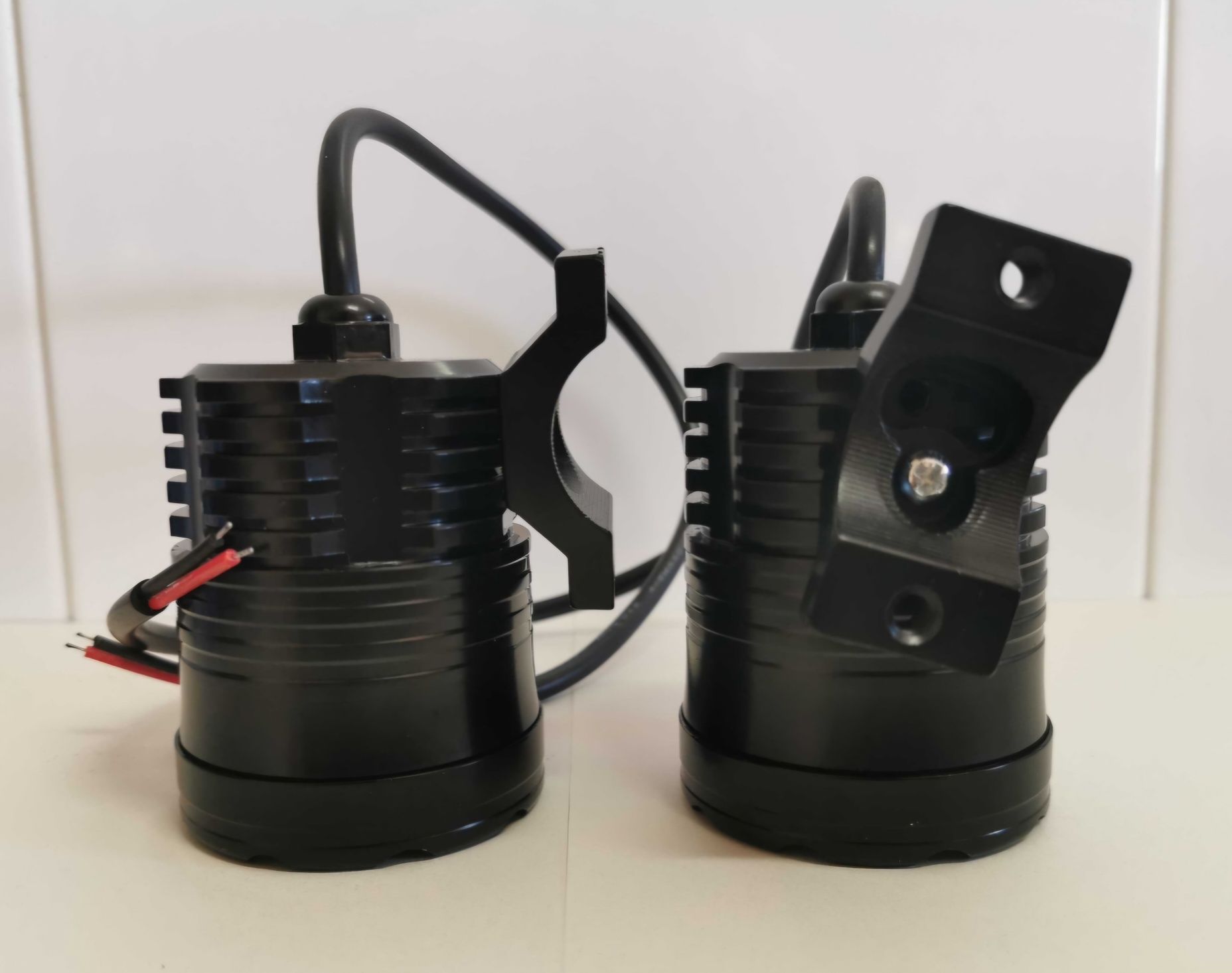 Faróis Universais Auxiliares / Nevoeiro leds / Motos / Motas ( NOVOS )