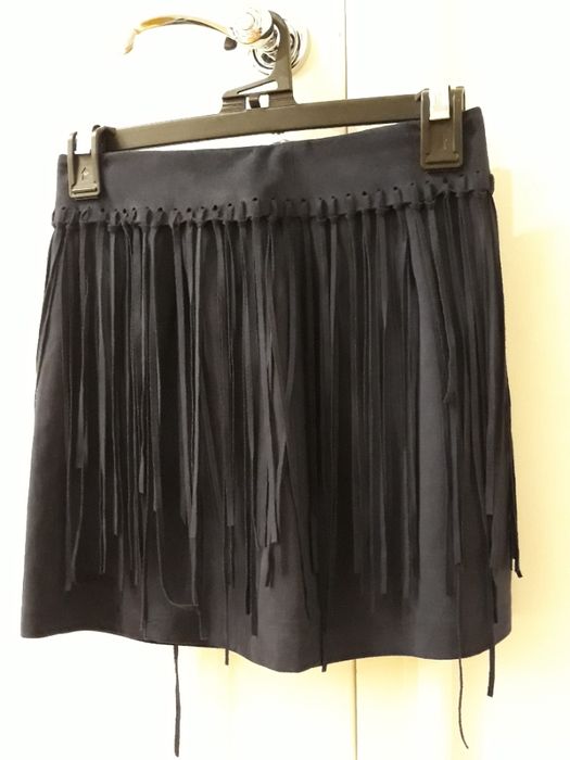 Granatowa spódnica z flendzlami ZARA