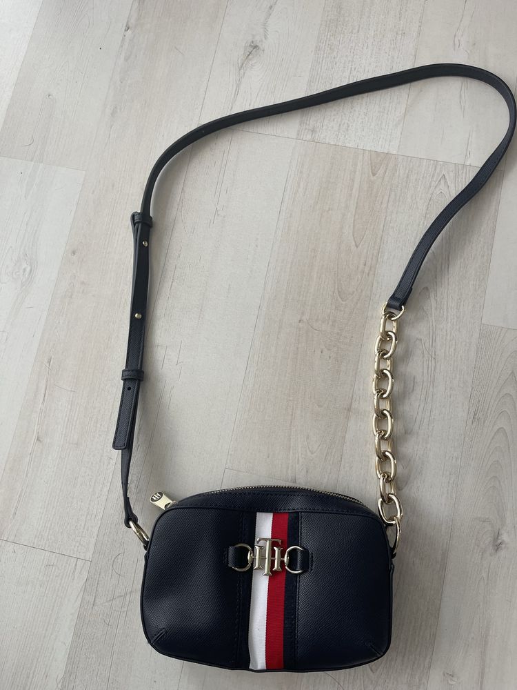 Torwbka firmy Tommy Hilfiger