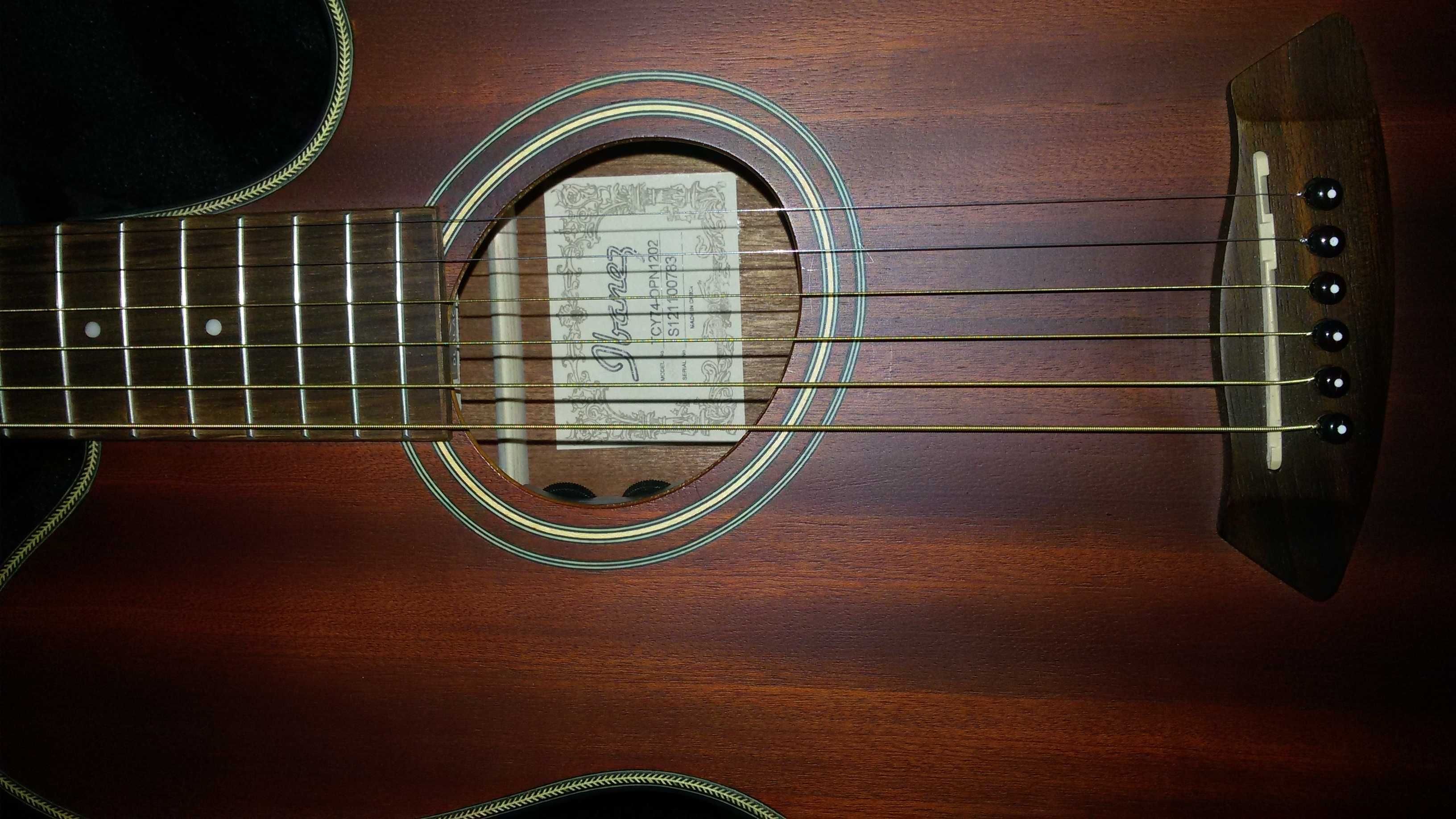 Gitara Elektro-Akustyczna Ibanez z piecykiem Kustom Sienna 30 Pro.