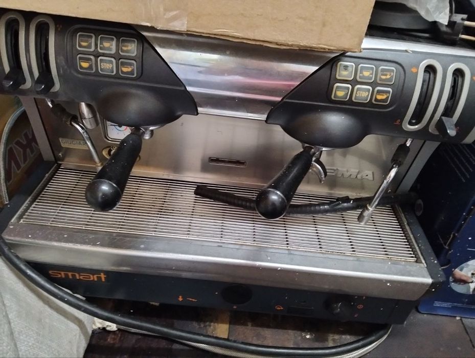Продам професійну кавовумашинкуу