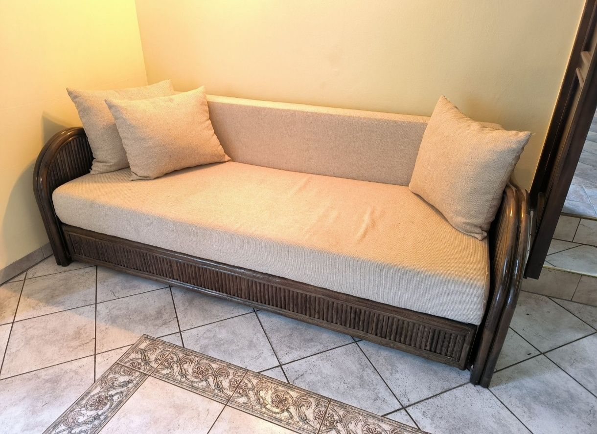 Kanapa rattan rattanowa do spania rozkładana salonu sofa boho beżowa