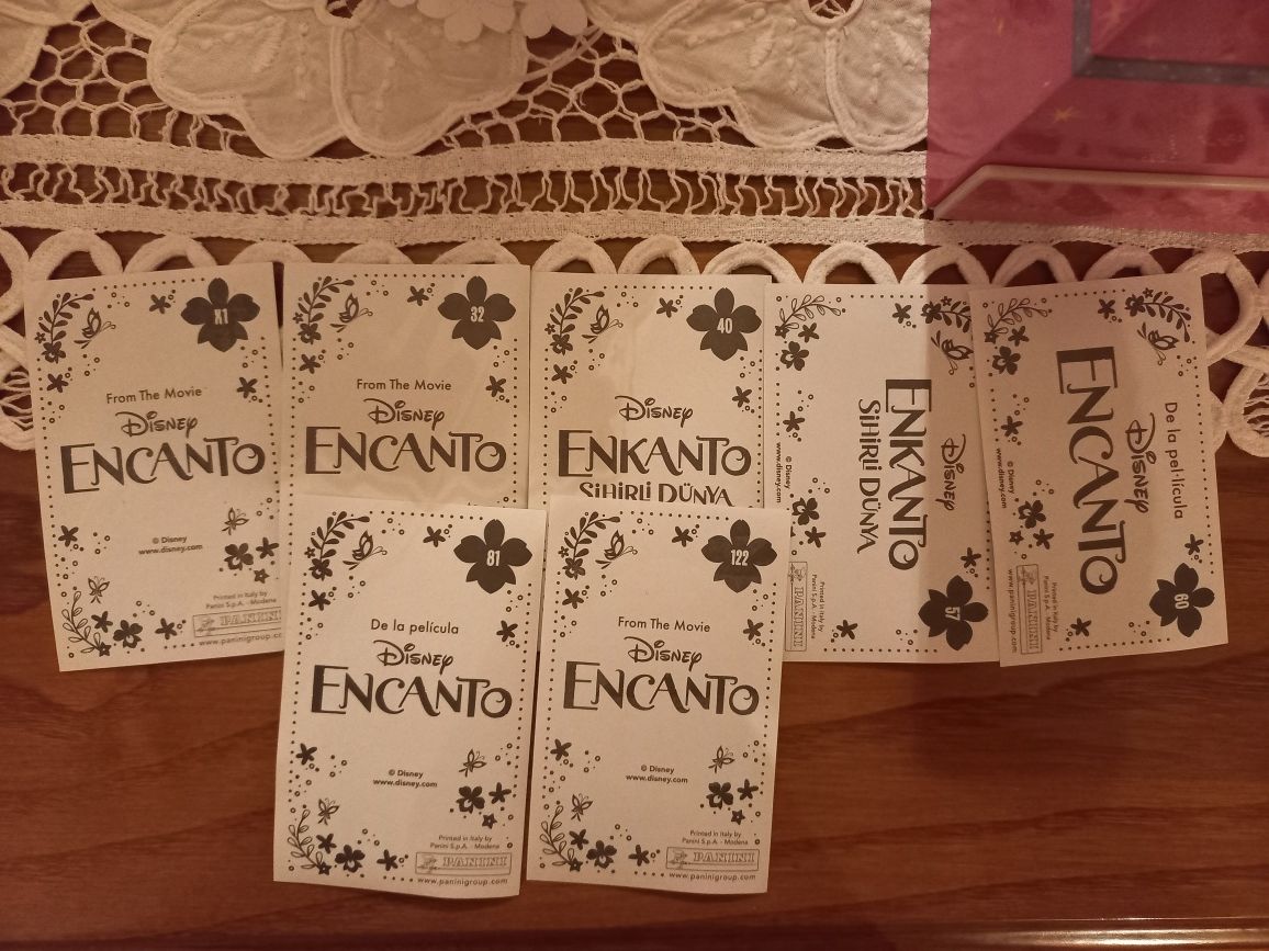 Cromos e cartas Encanto