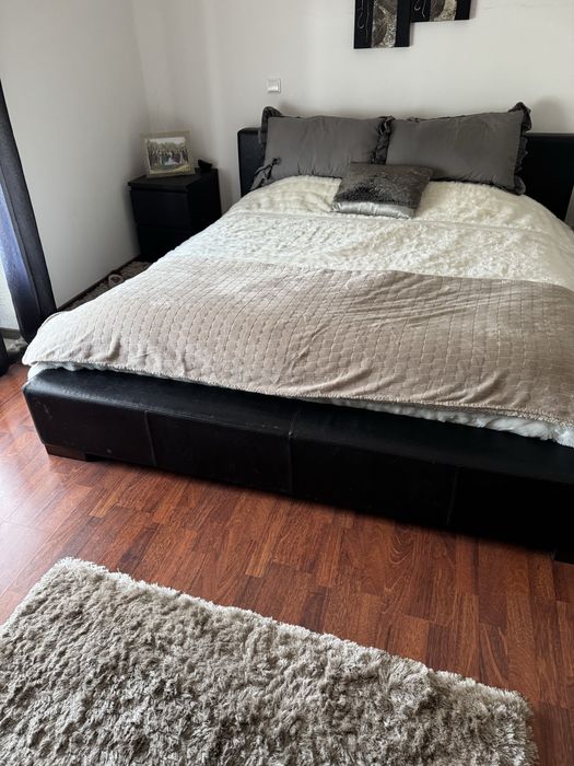 Cama de casal 160x190 preto couro sintetico