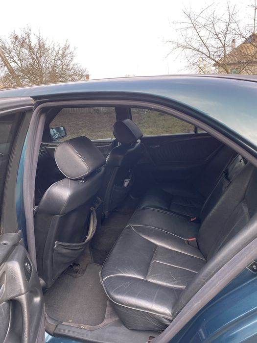 Продам мерседес W210 на полном уверенном ходу