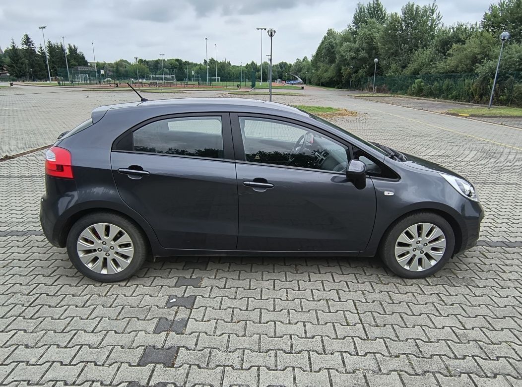 Samochód osobowy Kia Rio 1.2 2024 Rok Zadbane