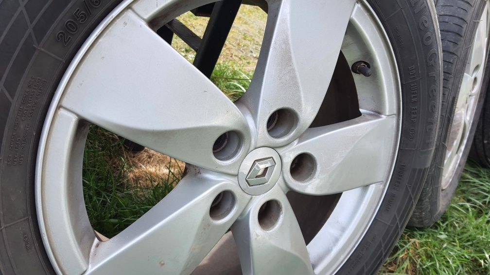 Felgi 5x114,3 z oponami 205/60/16 letnie renault